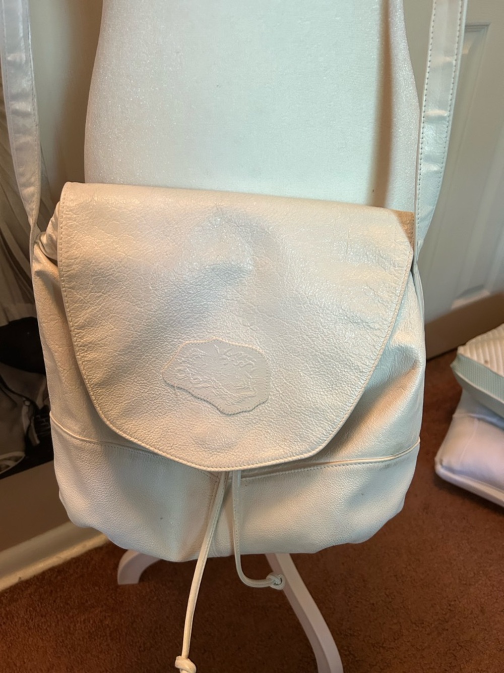 TK2 Carlos Fauci White Crossbody Leather Shoulder Bag.